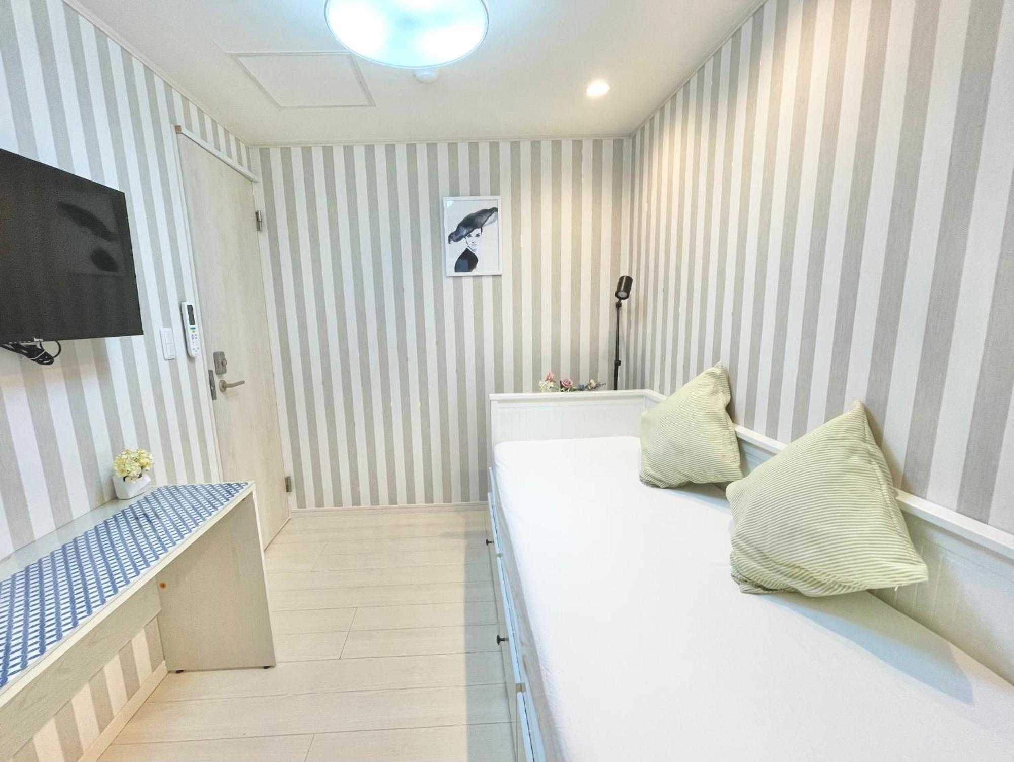 Kosumosu Hotel Tokio Buitenkant foto