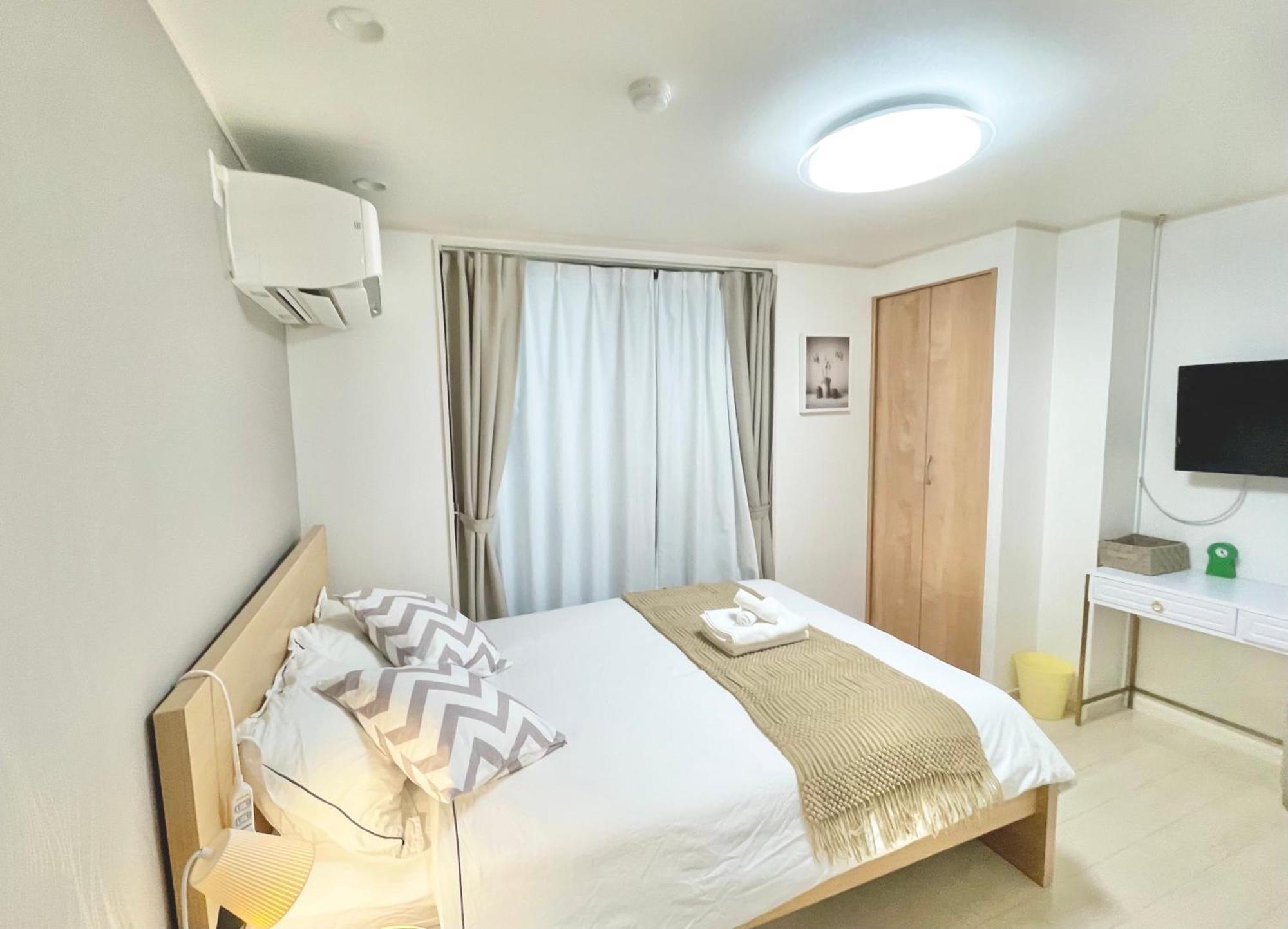 Kosumosu Hotel Tokio Buitenkant foto
